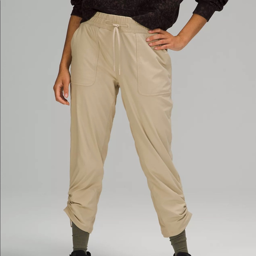 LuLuLemon Beyond the Studio Crop Capris Size 4